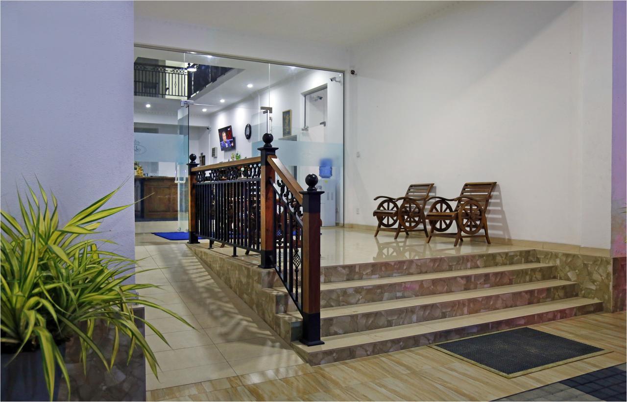 Ronaka Airport Transit Hotel Katunayaka Exteriér fotografie
